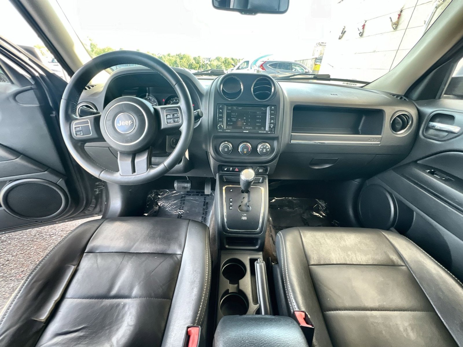Used 2015 Jeep Patriot High Altitude AWD/4WD image 29