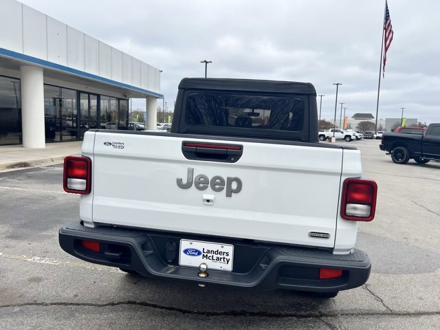 Used 2022 Jeep Gladiator Overland image 4