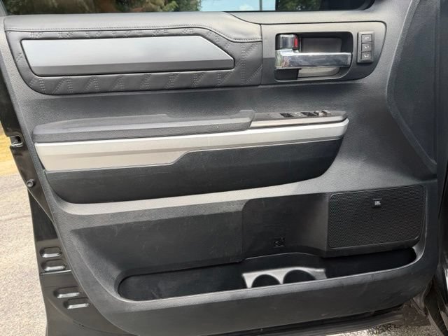 Used 2017 Toyota Tundra 4x4 CrewMax image 14