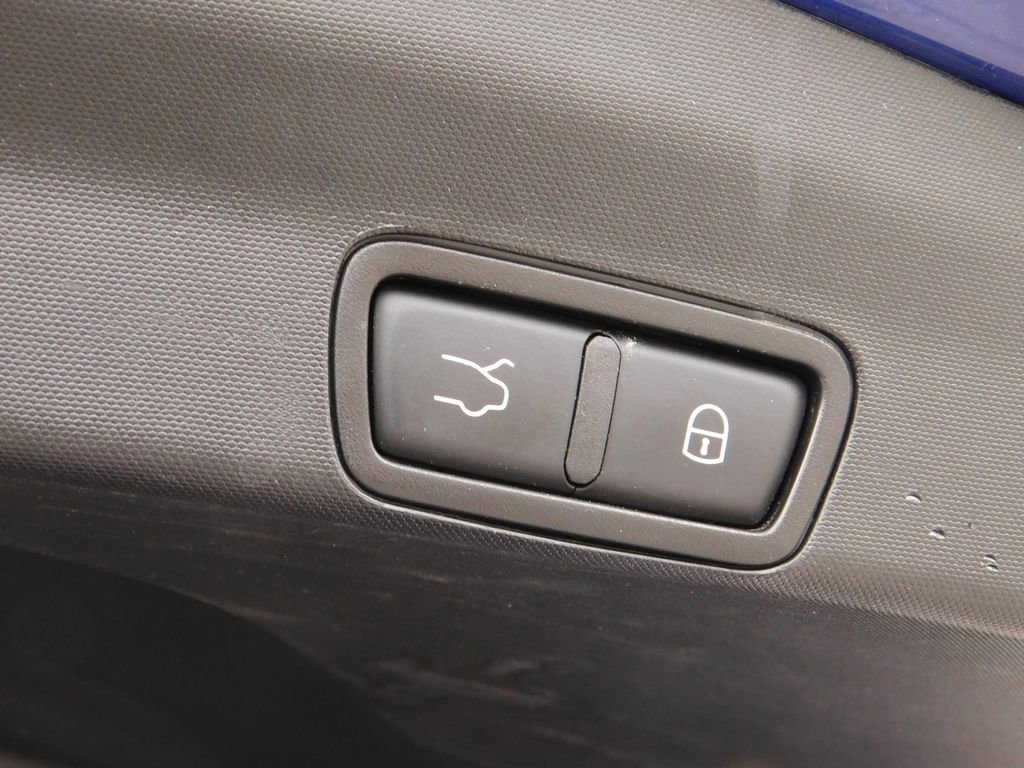 Used 2023 Alfa Romeo Stelvio Ti image 8