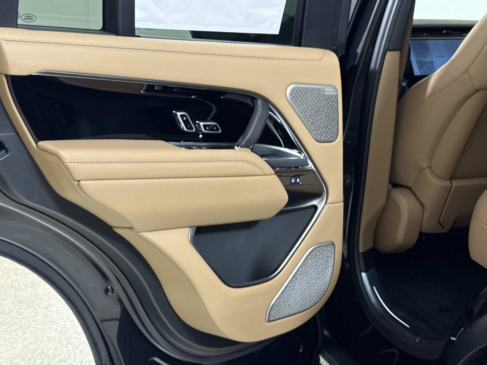 New 2026 Land Rover Range Rover Autobiography AWD/4WD image 14