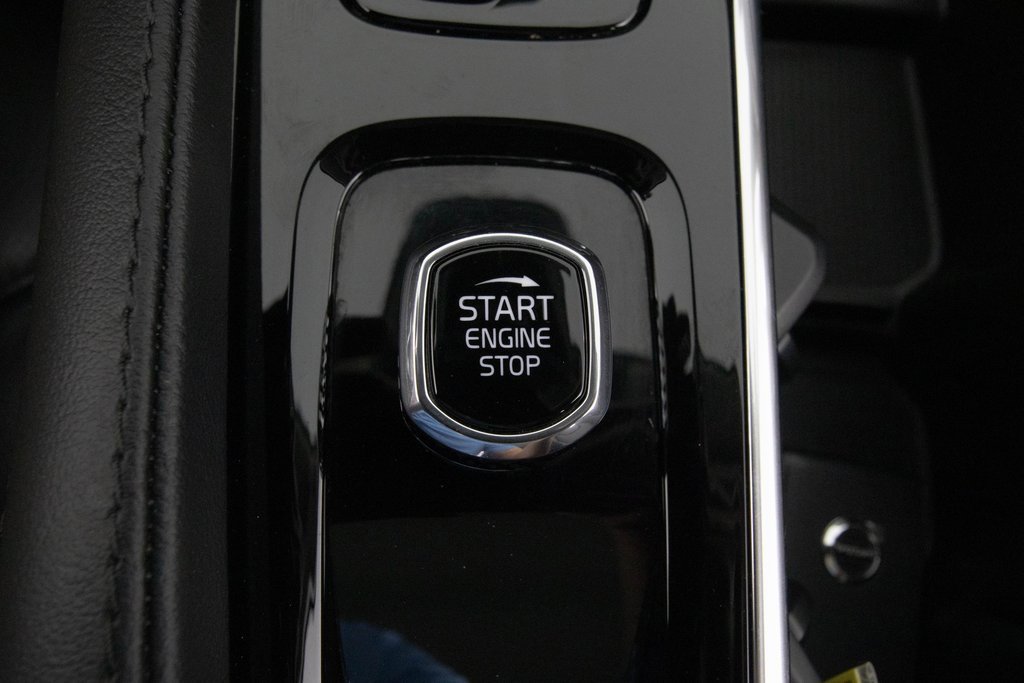 Used 2023 Volvo XC90 B6 Plus w/ Protection Package Premier image 23