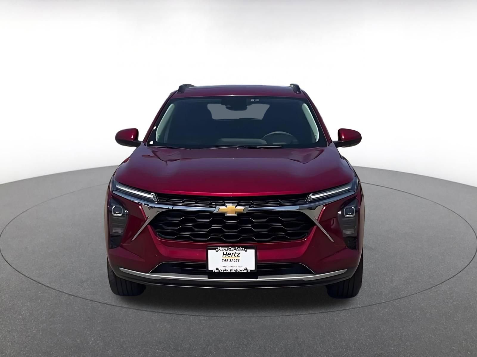 Used 2025 Chevrolet Trax LT FWD image 3
