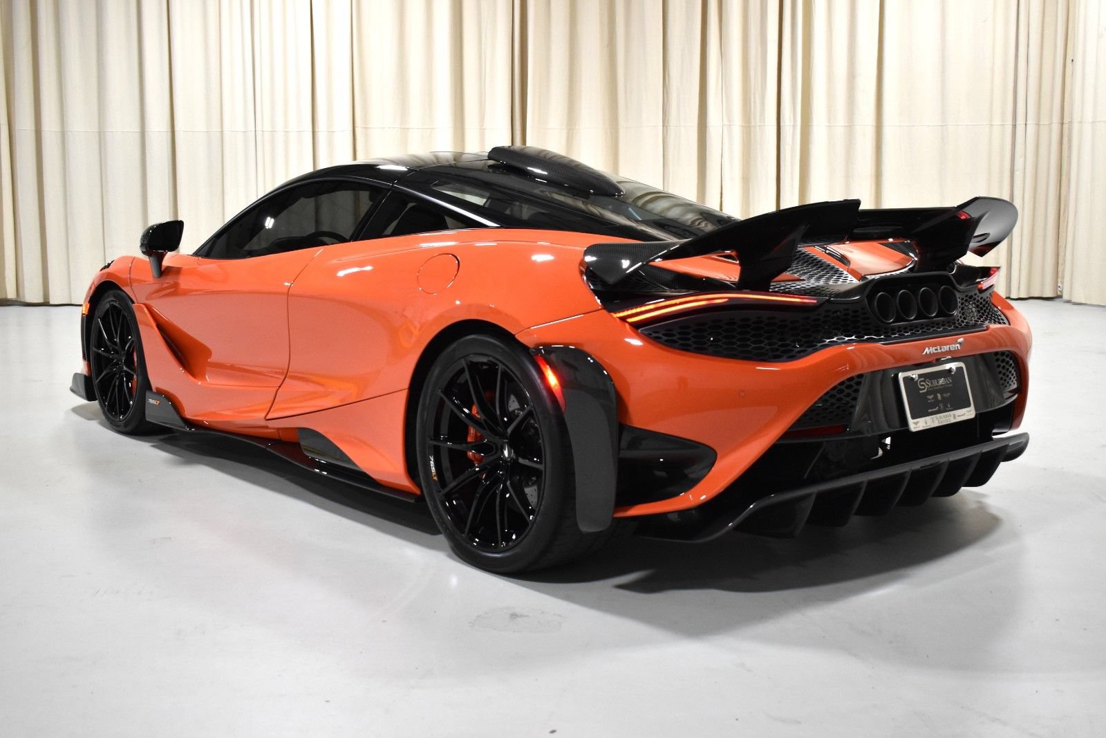 Used 2021 McLaren 765LT RWD image 8