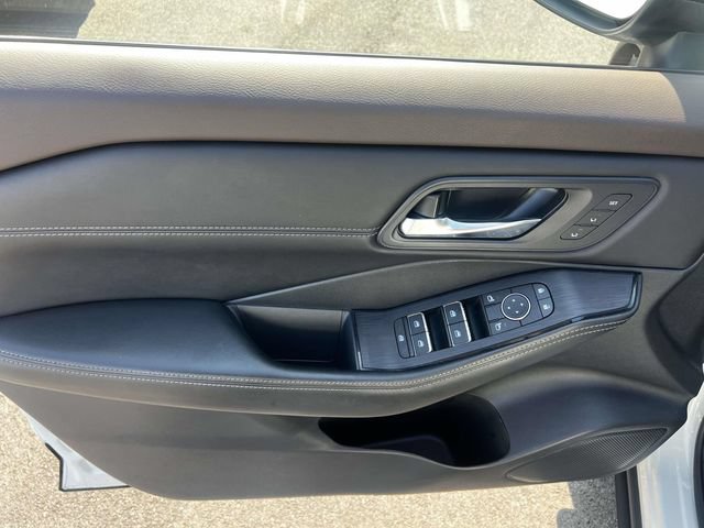 Used 2023 Nissan Rogue SL w/ SL Premium Package AWD/4WD image 17