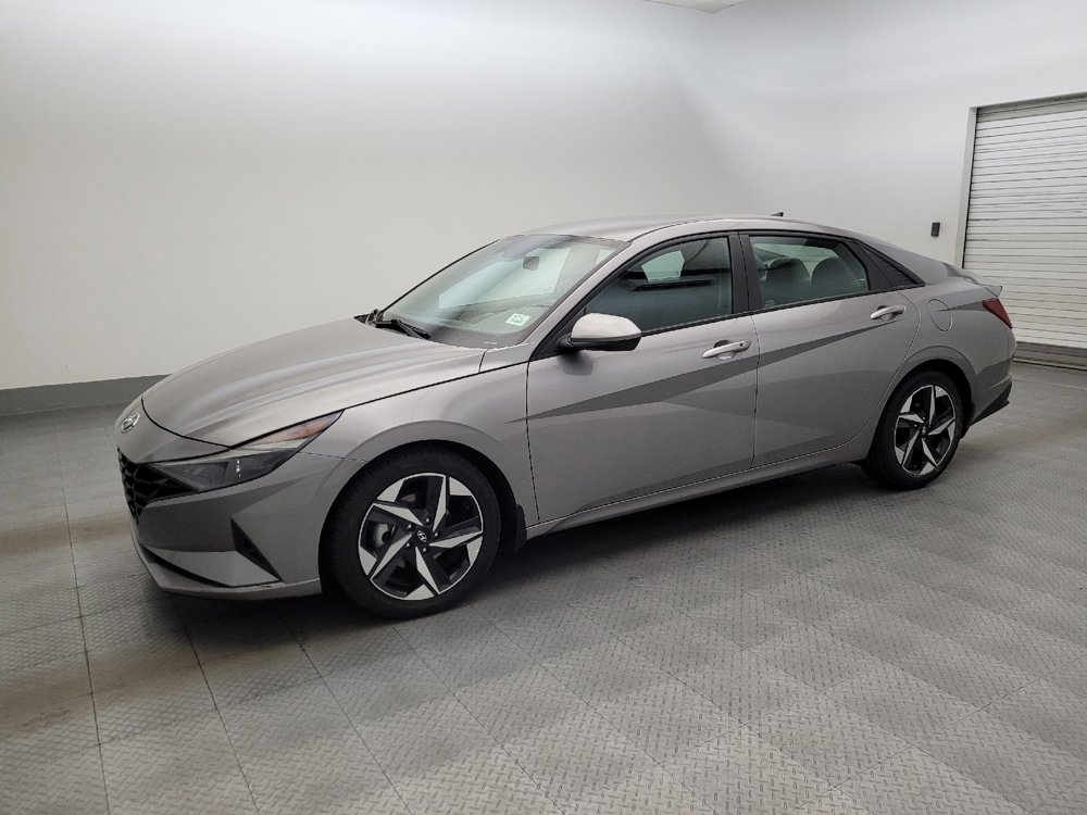 Used 2023 Hyundai Elantra SEL w/ Convenience Package FWD image 2