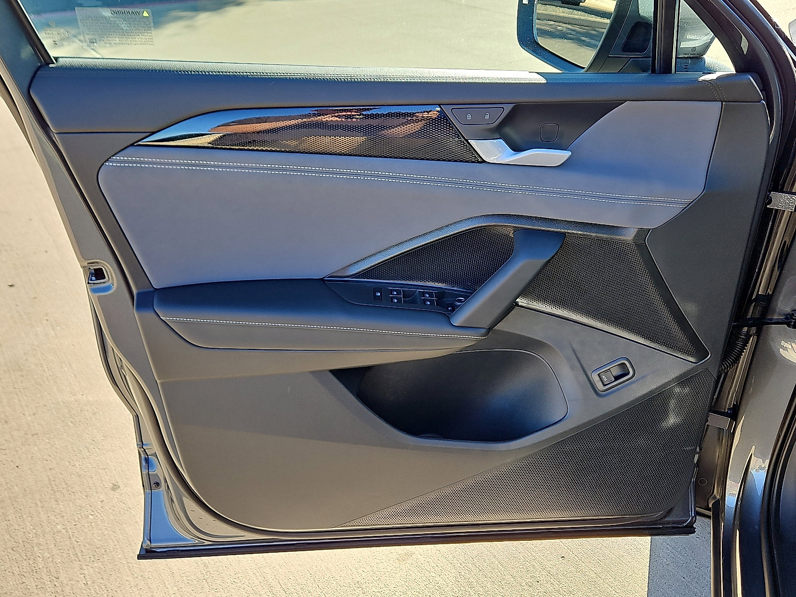 New 2026 Volkswagen Tiguan SE image 13