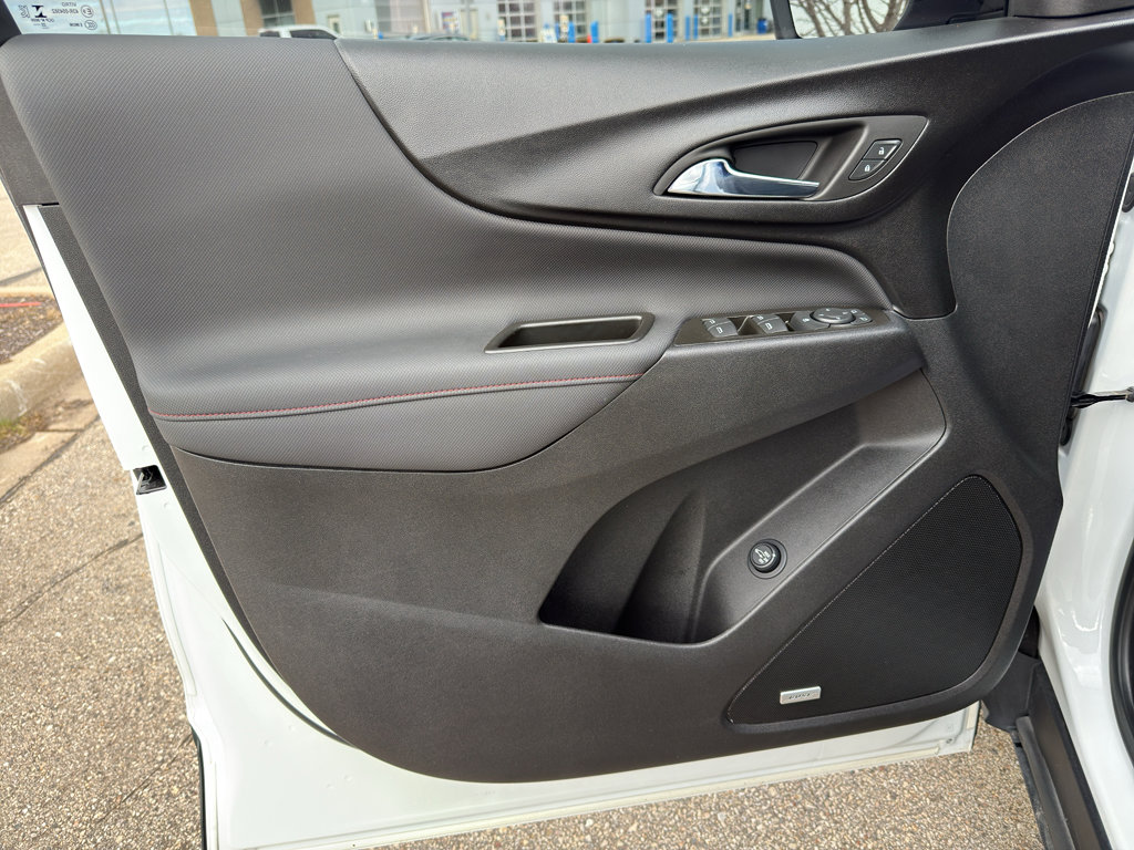 Used 2023 Chevrolet Equinox RS w/ RS Leather Package image 12