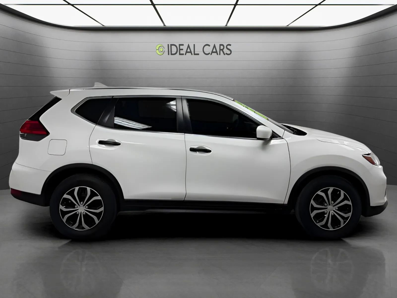 Used 2017 Nissan Rogue S FWD image 4
