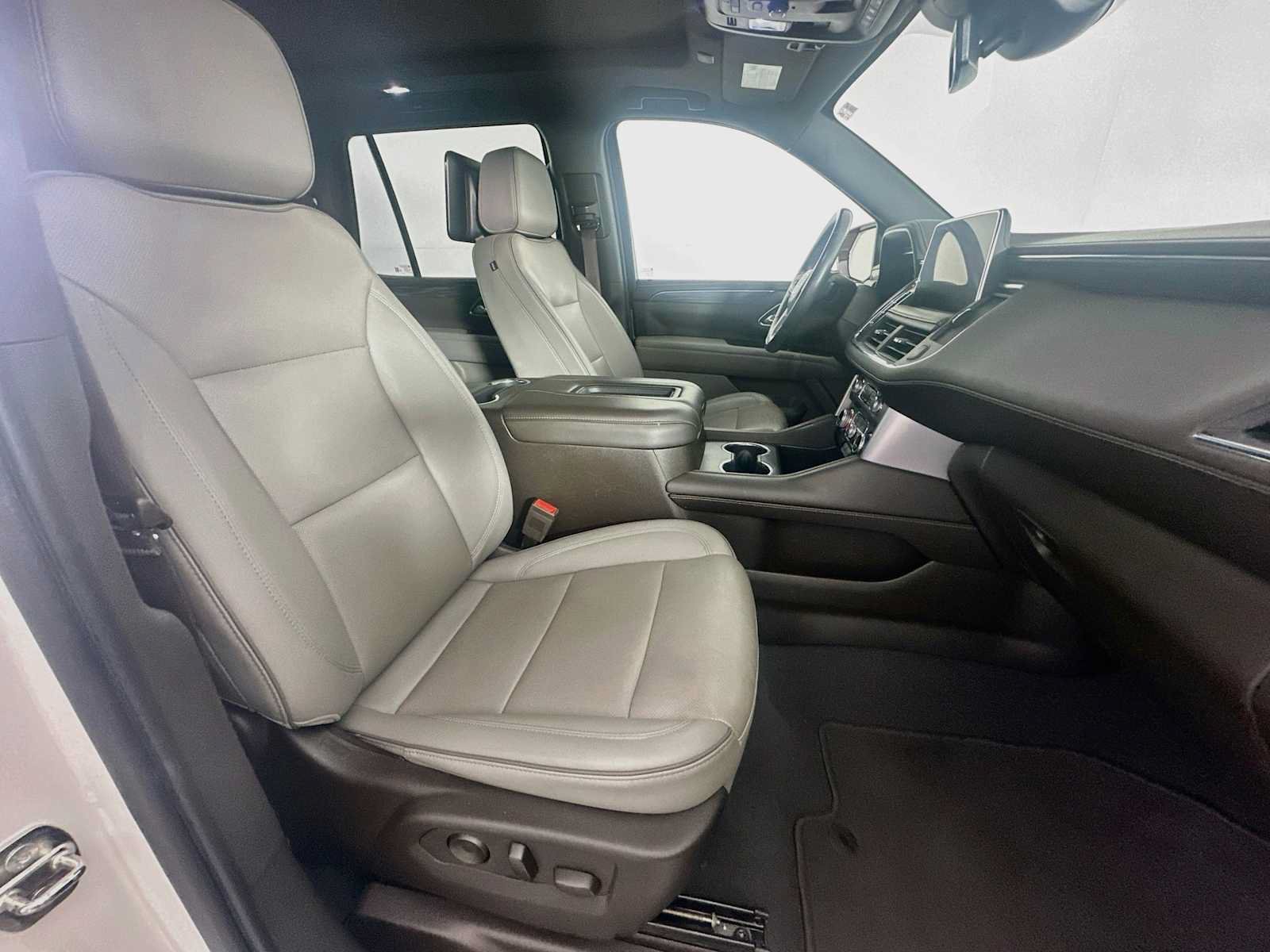 Used 2023 GMC Yukon SLT AWD/4WD image 30