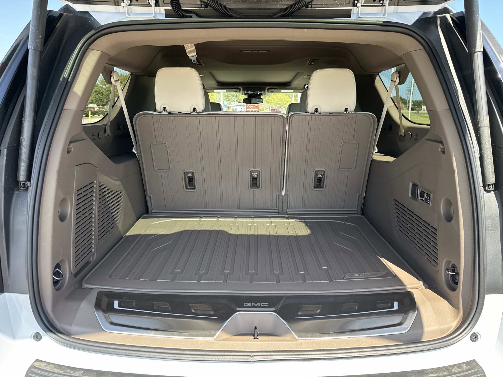 New 2026 GMC Yukon XL Denali w/ Sun & Power Step Package image 12