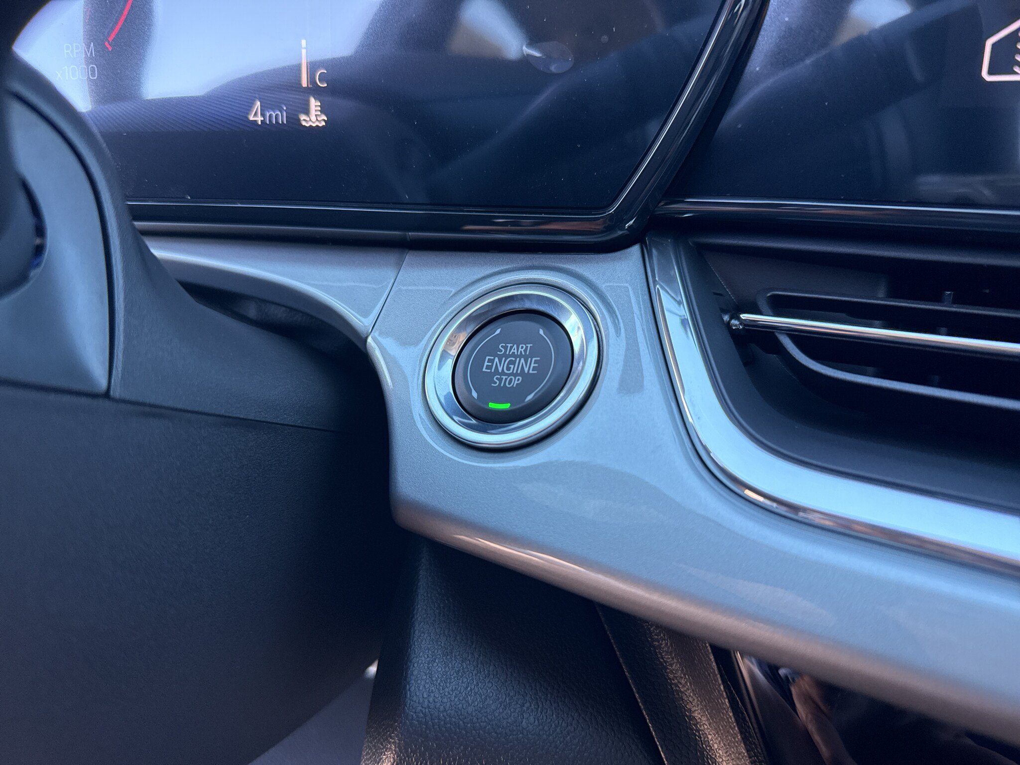 New 2026 Chevrolet Trax LT w/ Sunroof Package FWD image 14
