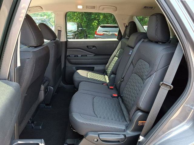 Certified 2025 Nissan Pathfinder S AWD/4WD image 12