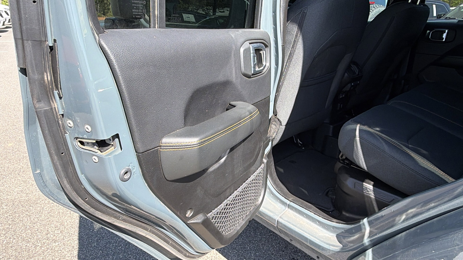 Used 2025 Jeep Wrangler Sahara w/ Safety Group AWD/4WD image 22