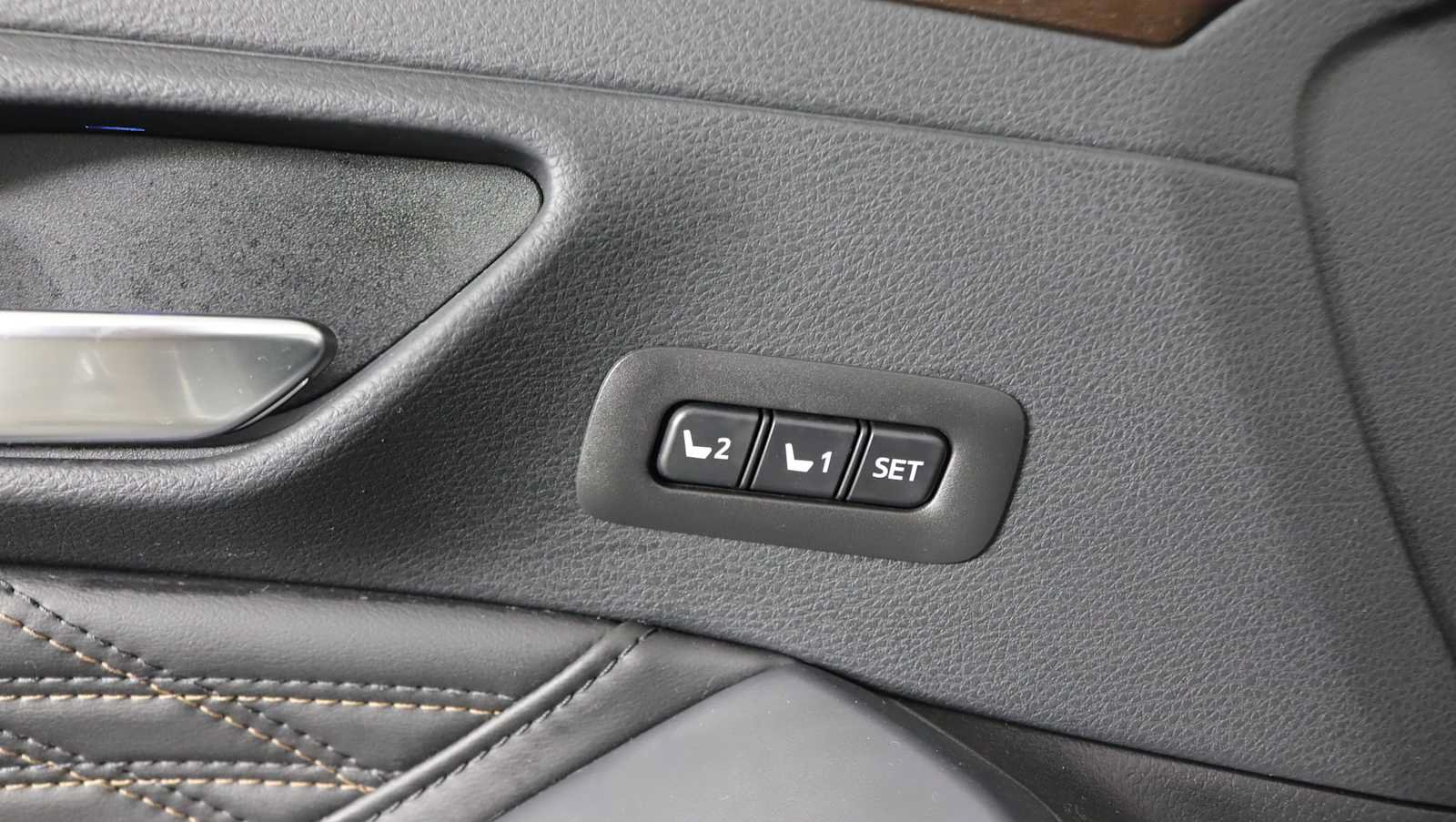 Used 2022 Toyota Avalon Limited w/ Advanced Safety Package FWD image 17