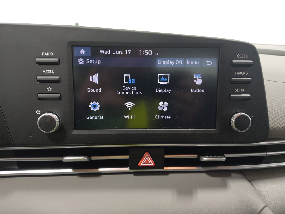 Used 2024 Hyundai Elantra SE FWD image 25