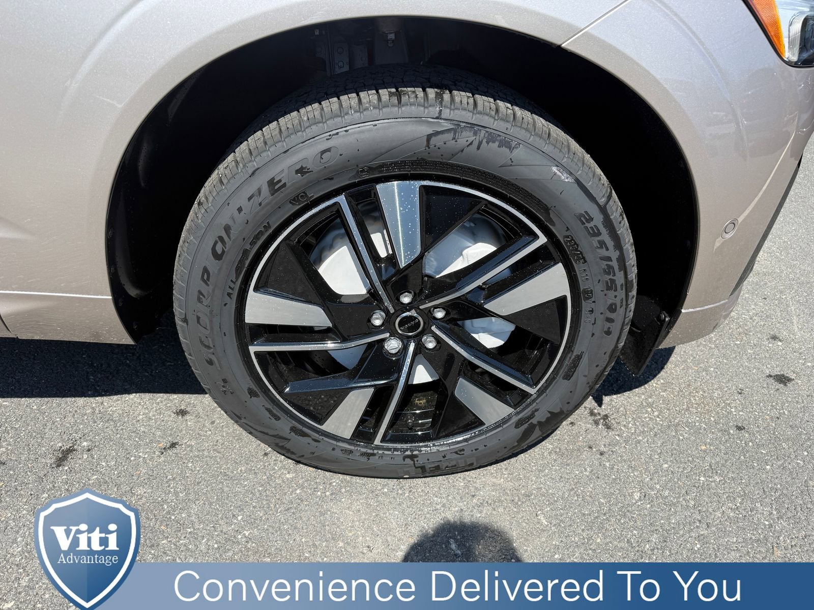 New 2026 Volvo XC60 B5 Plus w/ Protection Package Premier AWD/4WD image 10