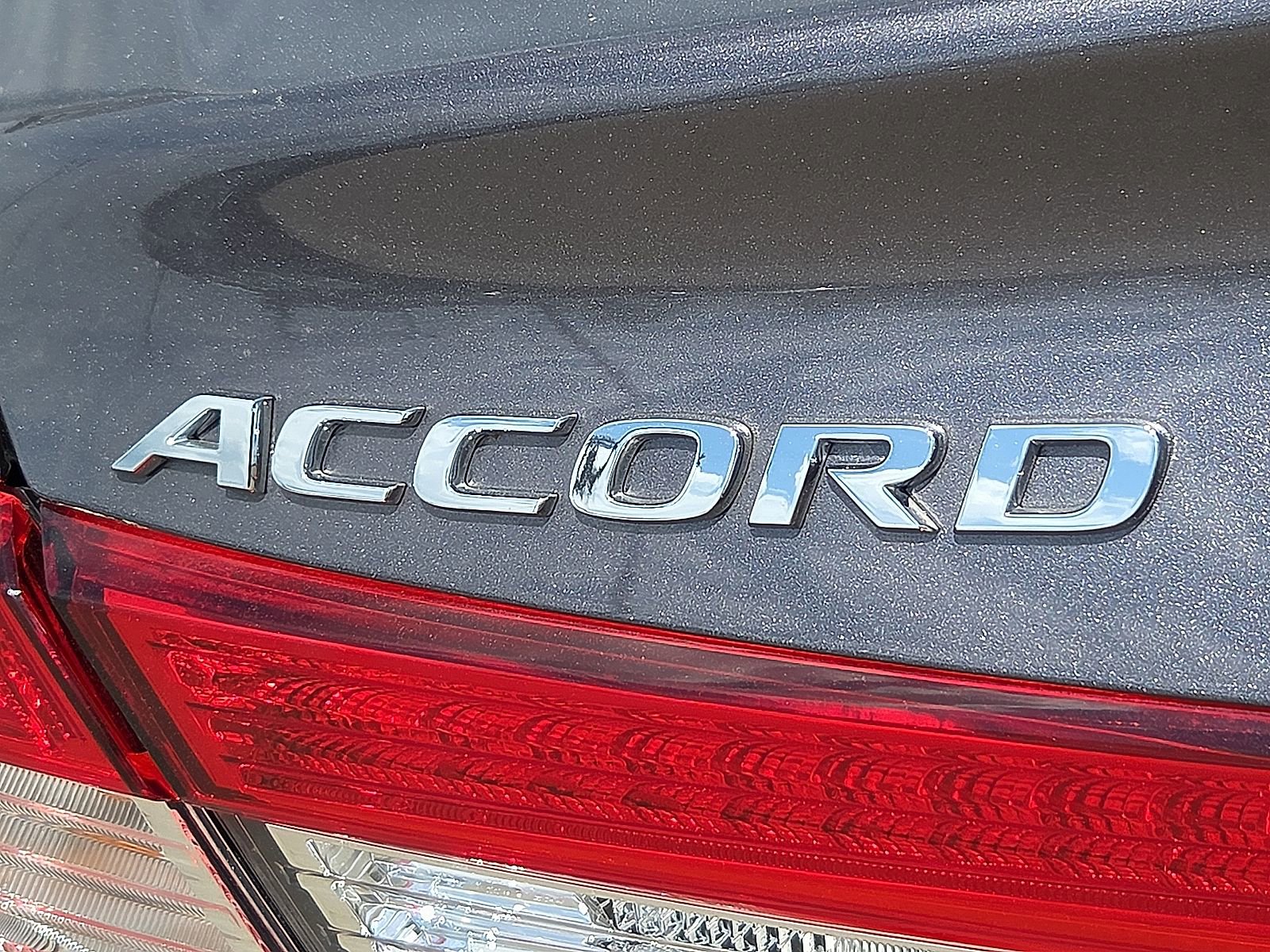 Used 2021 Honda Accord EX-L image 9