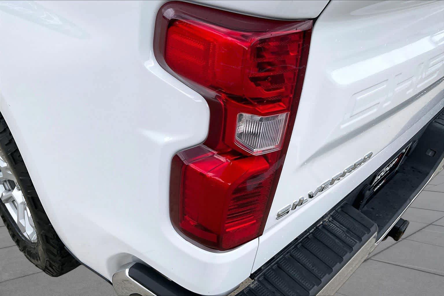 Used 2023 Chevrolet Silverado 1500 LT w/ Z71 Off-Road Package AWD/4WD image 27
