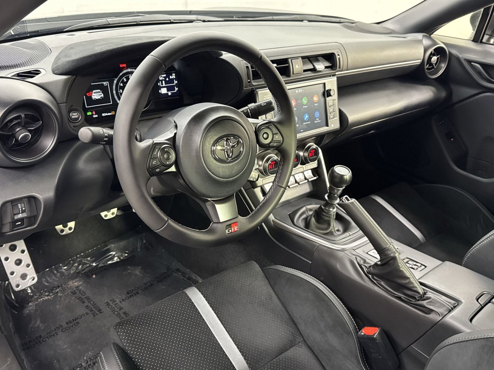 Used 2025 Toyota GR86 Premium w/ Performance Package image 13