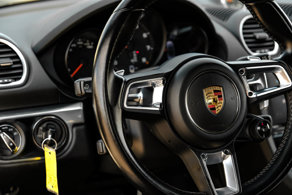 Used 2018 Porsche 718 Boxster GTS RWD image 15