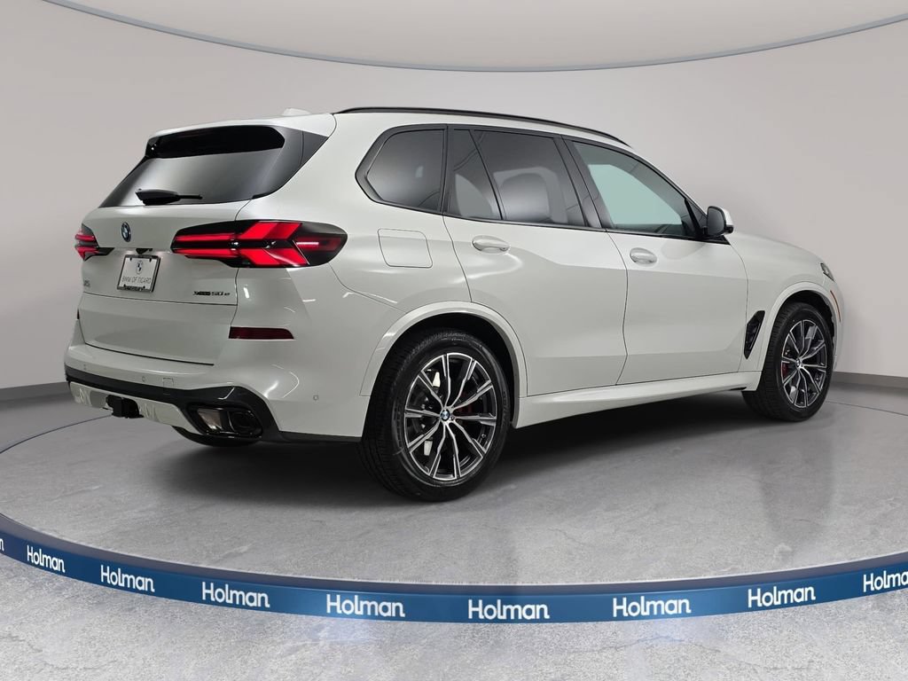 New 2026 BMW X5 xDrive50e w/ M Sport Package AWD/4WD image 5
