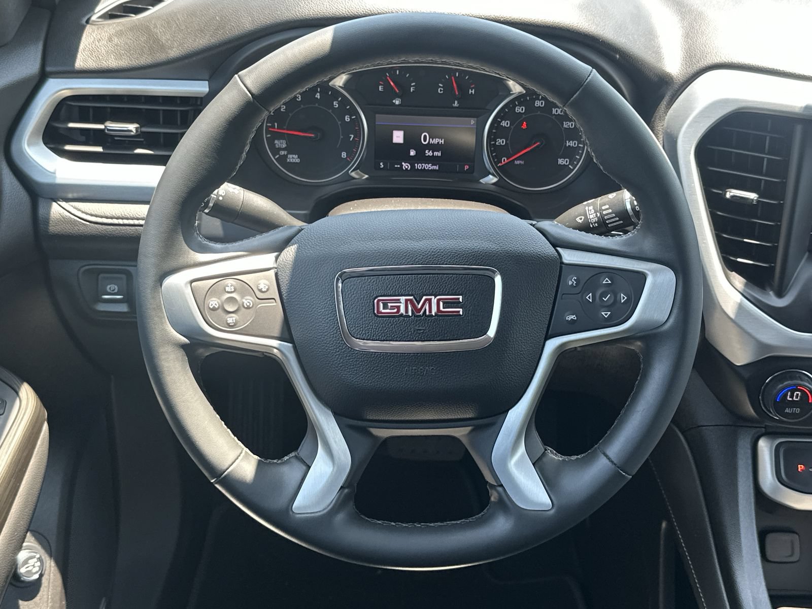 Used 2023 GMC Acadia SLT w/ LPO, Floor Liner Package FWD image 19