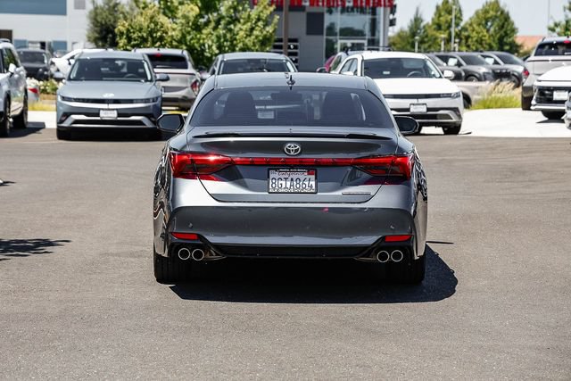 Used 2019 Toyota Avalon Touring w/ Advanced Safety Package FWD image 4