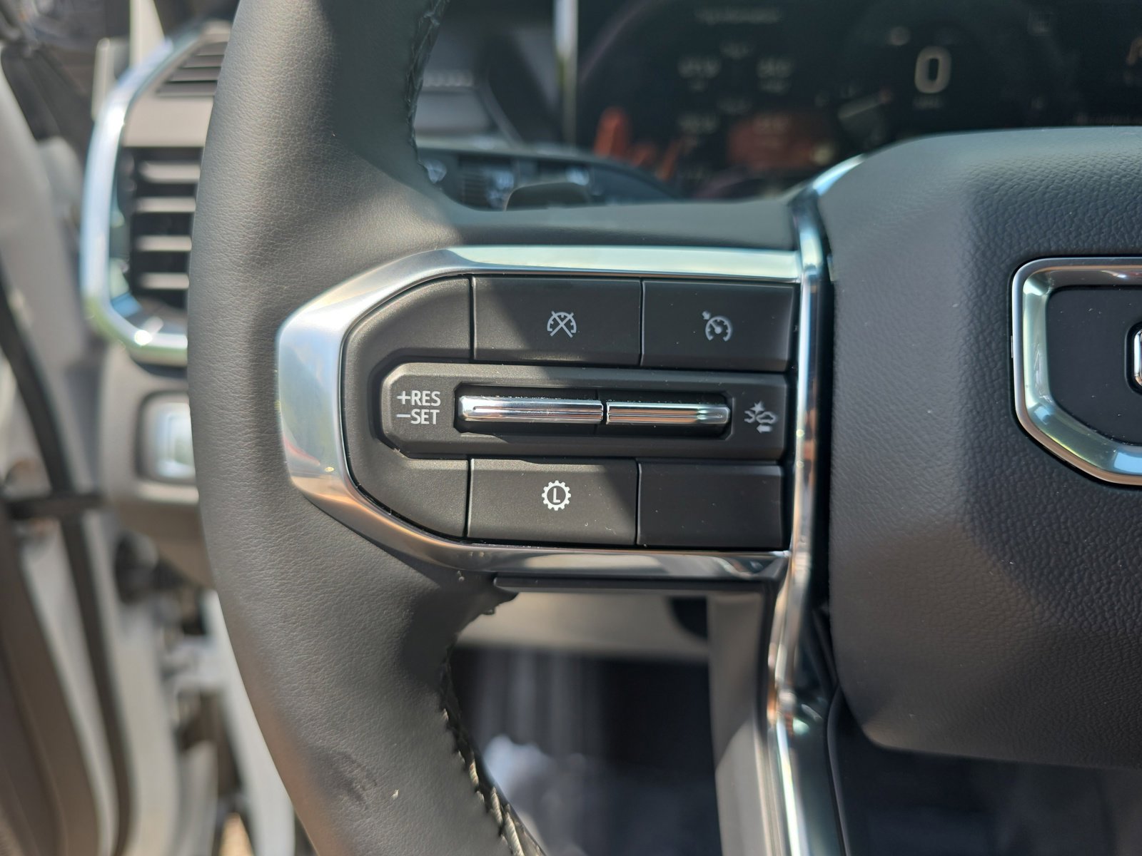 New 2025 GMC Acadia Elevation image 17