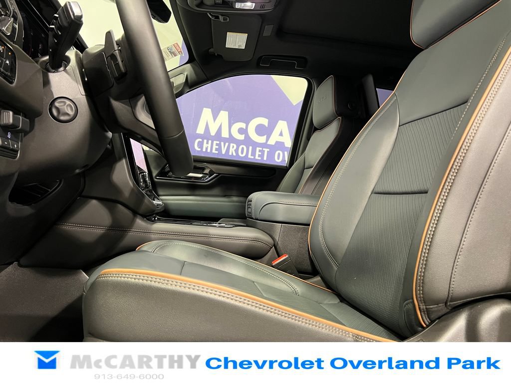 Used 2025 GMC Yukon AT4 w/ AT4 Premium Plus Package AWD/4WD image 27