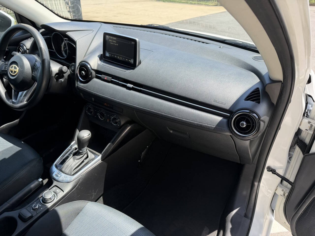 Used 2016 Scion iA FWD image 17