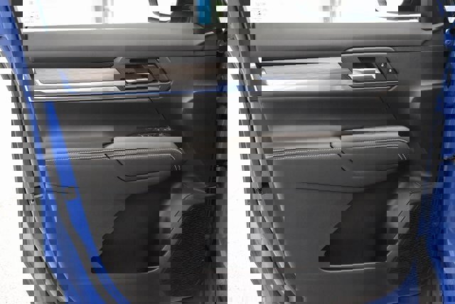 Used 2025 GMC Terrain Elevation w/ Technology Package II image 22