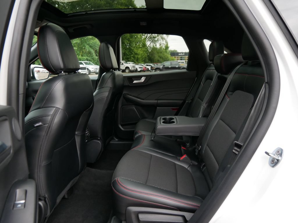 Certified 2025 Ford Escape ST-Line Select w/ Tech Pack #2 AWD/4WD image 11