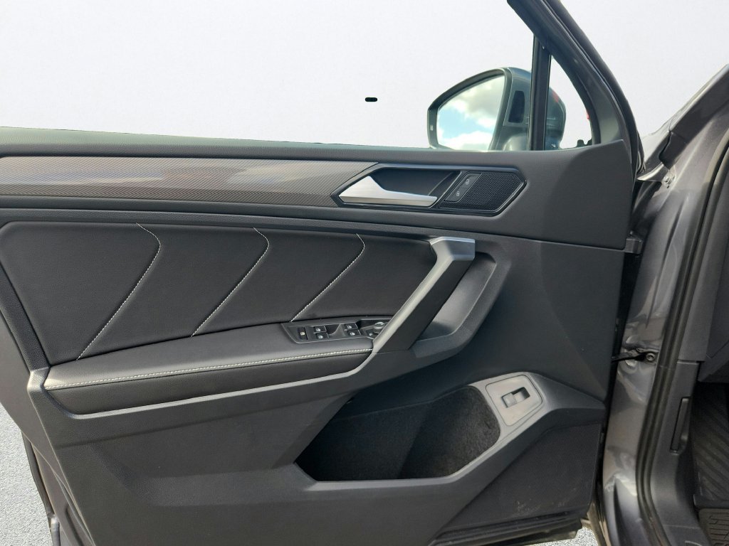 Certified 2024 Volkswagen Tiguan SE AWD/4WD image 20