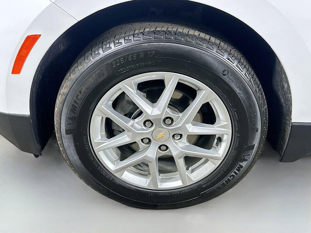 Used 2023 Chevrolet Equinox LS w/ Driver Confidence II Package FWD image 8