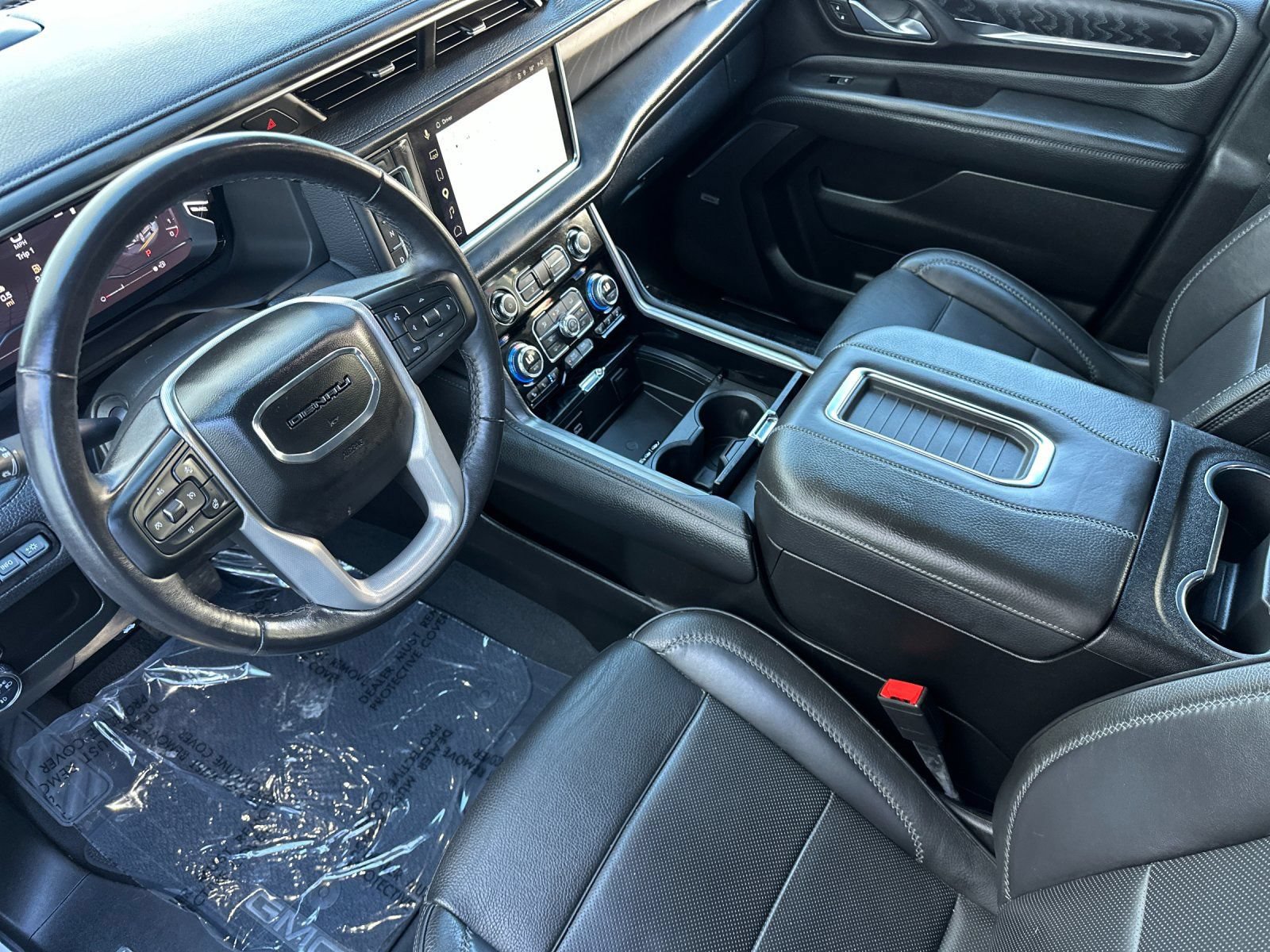 Used 2023 GMC Yukon XL Denali AWD/4WD image 9