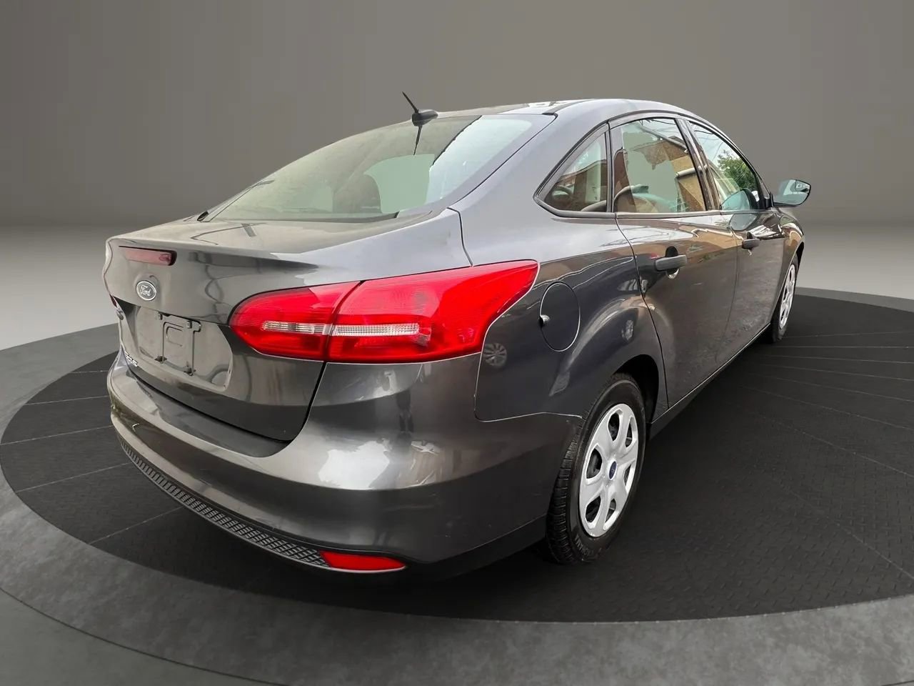 Used 2017 Ford Focus S FWD image 5