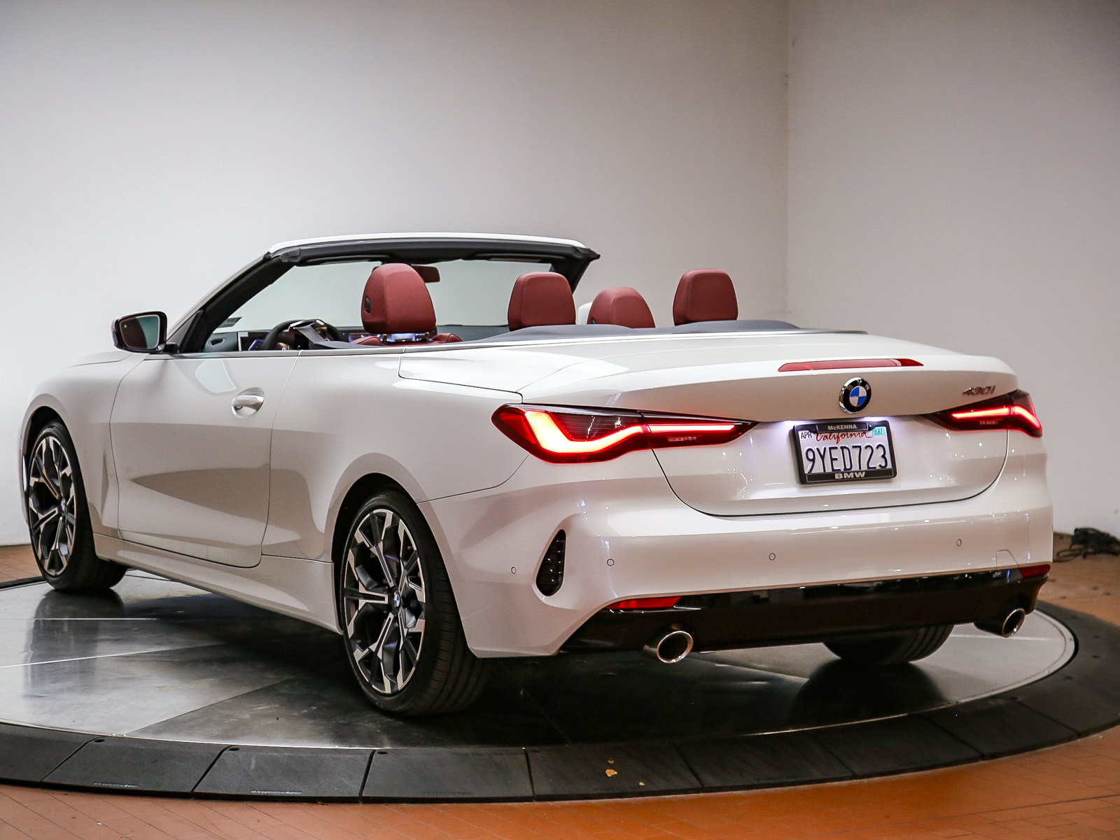 Used 2026 BMW 430i Convertible w/ Parking Assistance Package RWD image 5