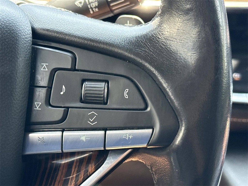 Used 2021 Cadillac Escalade ESV Luxury image 36