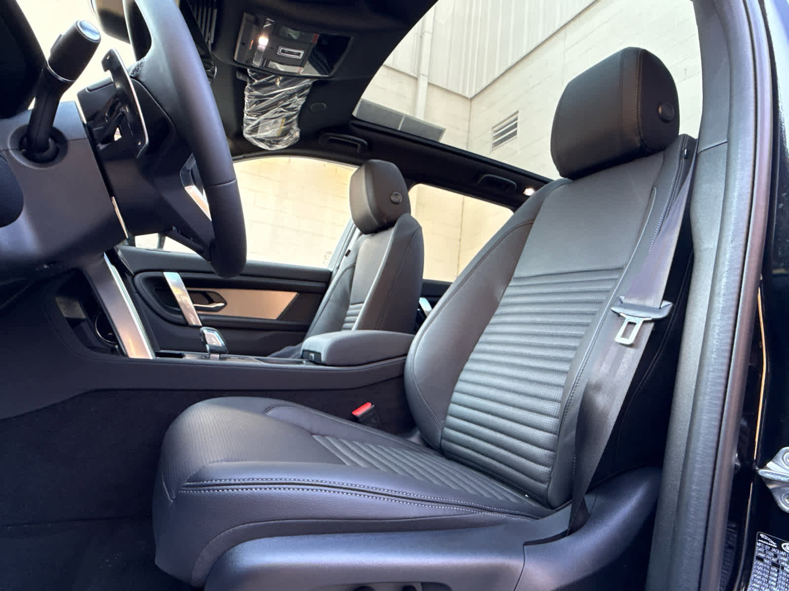 Used 2026 Land Rover Discovery Sport Landmark image 12