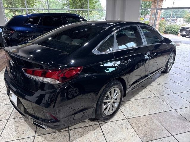 Used 2018 Hyundai Sonata SE w/ Winter Weather Package image 5
