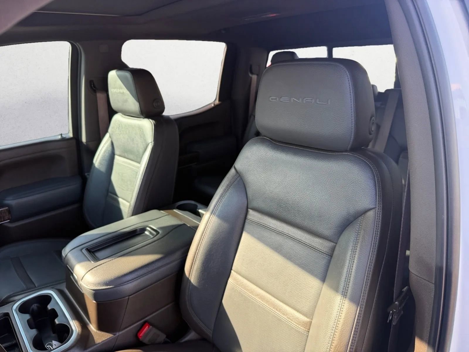 Used 2022 GMC Sierra 1500 Denali w/ Denali Reserve Package AWD/4WD image 17