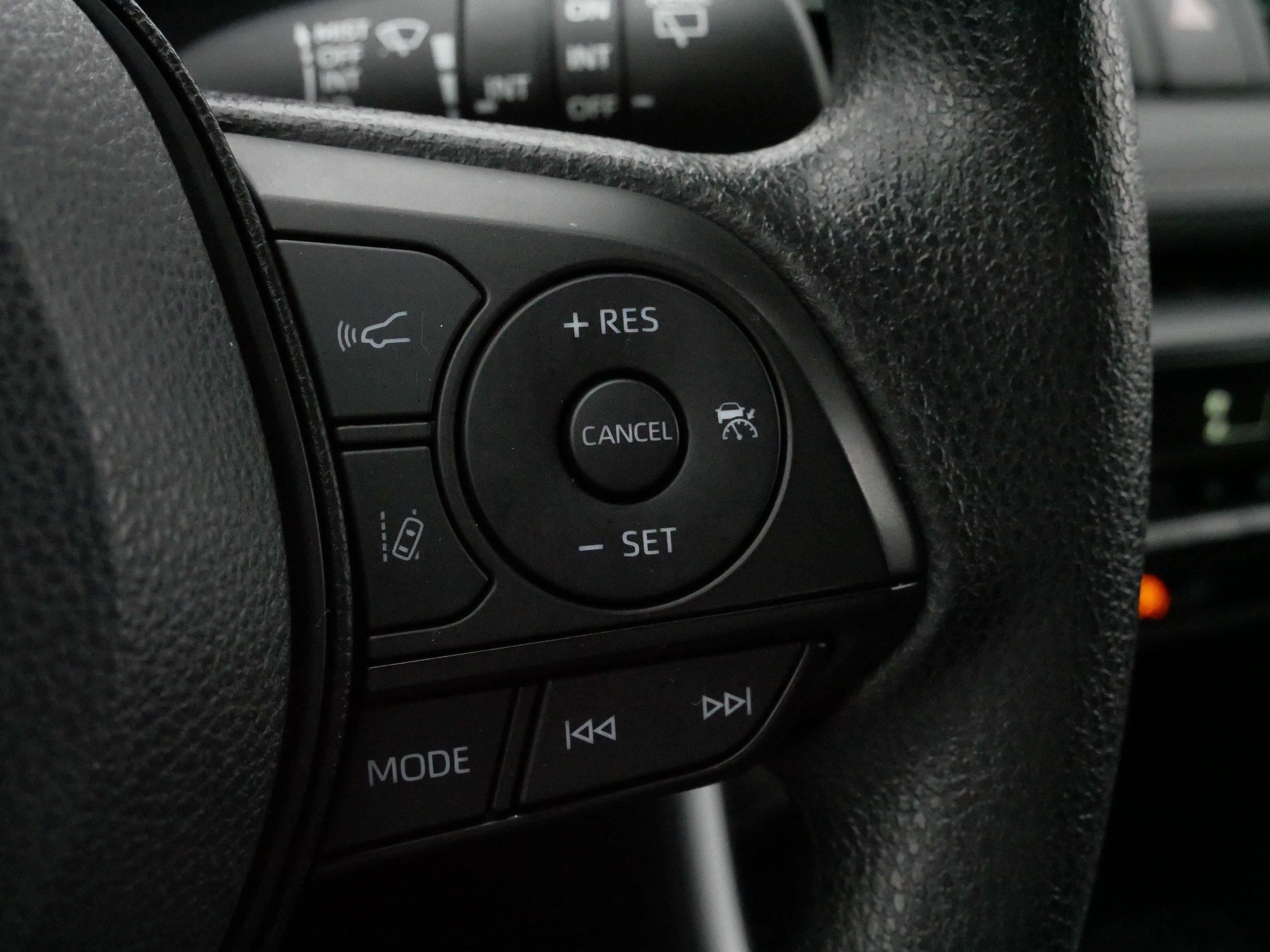 Certified 2025 Toyota RAV4 XLE image 25