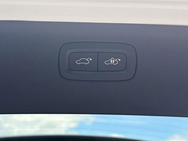 Used 2021 Volvo XC90 T5 Momentum w/ Climate Package FWD image 13