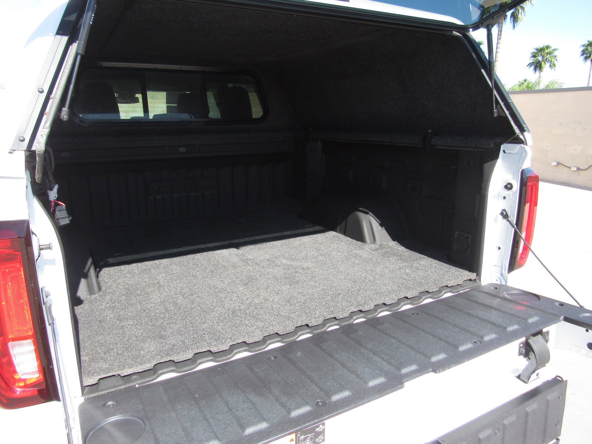 Used 2023 GMC Sierra 1500 SLT w/ SLT Premium Plus Package image 8