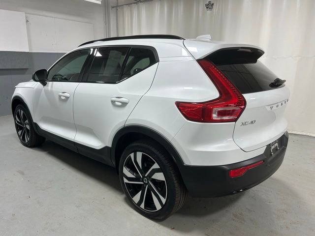 Used 2024 Volvo XC40 B5 Ultimate w/ Climate Package AWD/4WD image 2