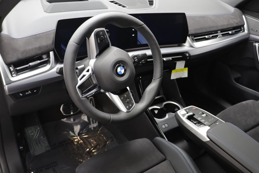 New 2026 BMW X2 xDrive28i w/ Technology Package AWD/4WD image 7