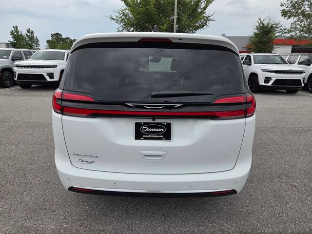 New 2027 Chrysler Pacifica Select w/ Family Tech Group FWD image 11