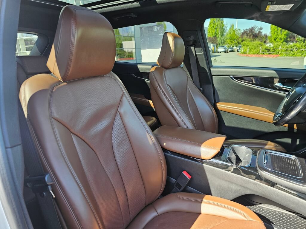 Used 2022 Lincoln Nautilus Reserve w/ Equipment Group 201A AWD/4WD image 13