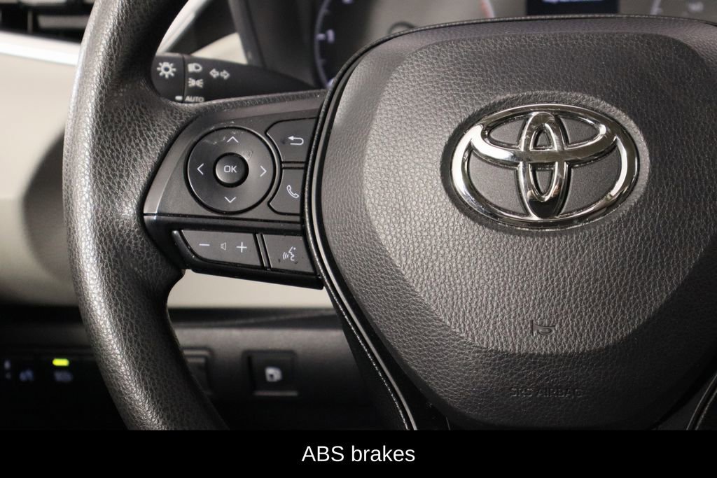Used 2025 Toyota Corolla LE w/ Convenience Package image 8
